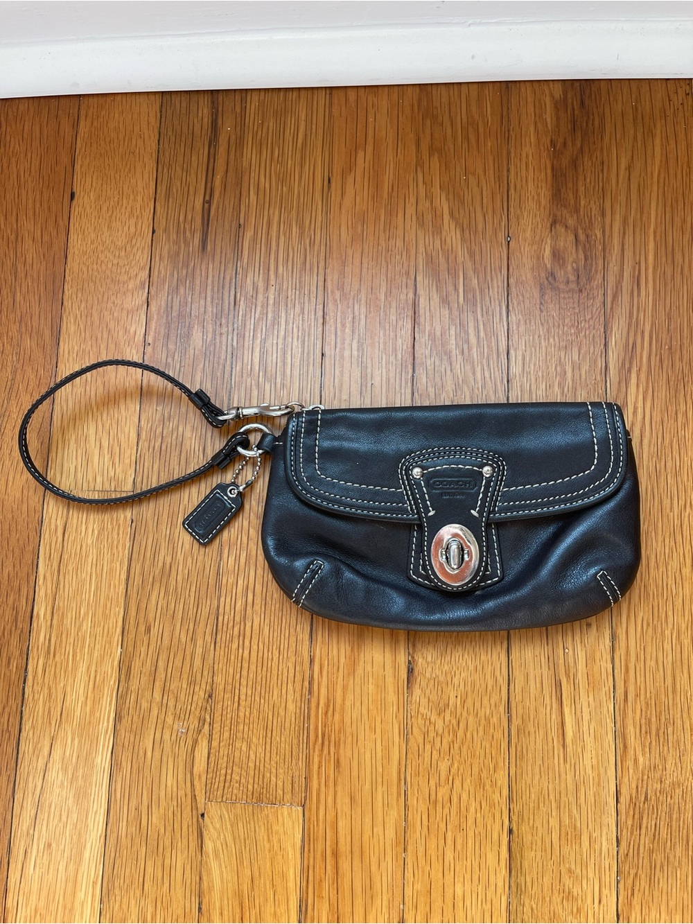 Coach Vintage Legacy Turn-Lock Black Leather Wristlet Y2K 2000s